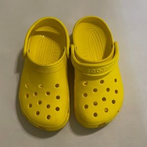 Yellow Crocs size 6